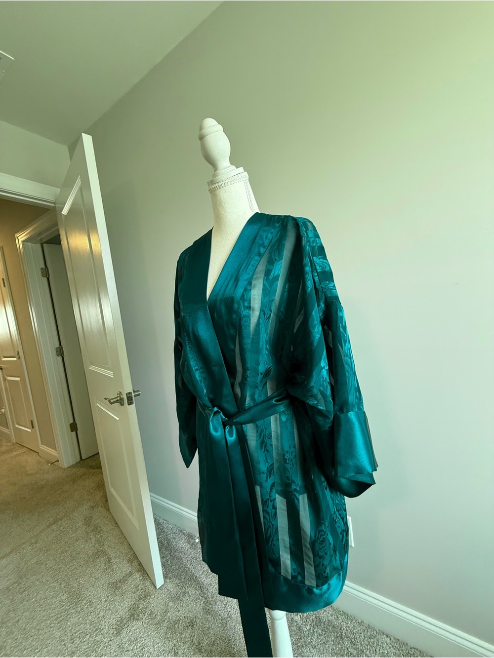 VICTORIA’S SECRET Deep Teal Satin Kimono Robe with Belt - One Size